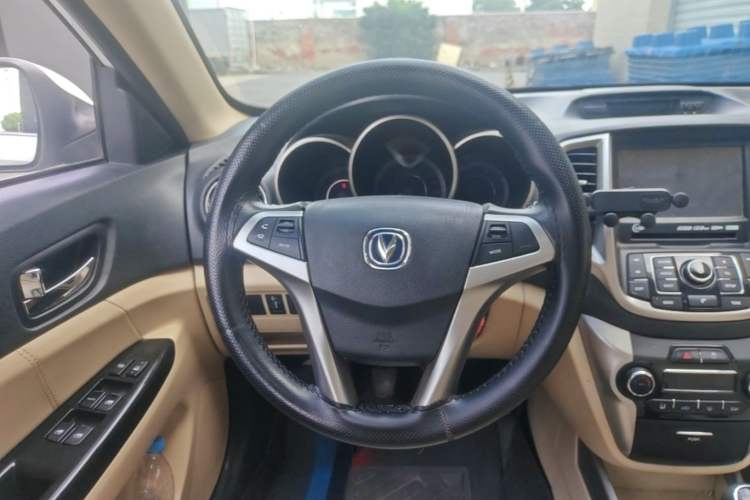 Used CHANGAN Eado 2015 1.6L Manual Luxury Model China IV Standard Steering Wheel