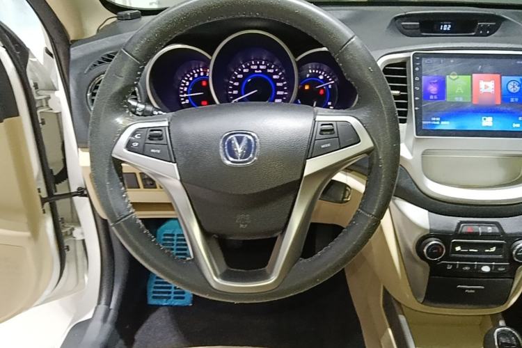 Used CHANGAN Eado 2015 1.6L Manual Luxury Model China V Standard Steering Wheel