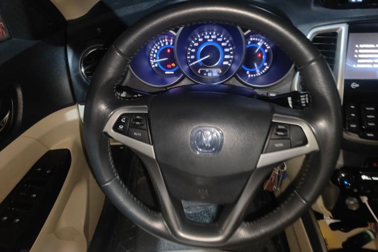 Used CHANGAN Eado 2015 1.6L Manual Luxury Model China IV Standard Steering Wheel