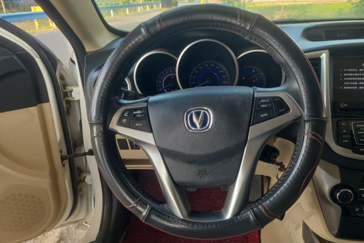 Used CHANGAN Eado 2015 1.6L Manual Luxury Model China V Standard Steering Wheel