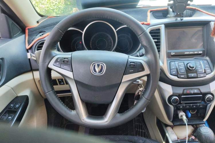 Used CHANGAN Eado 2015 1.6L Manual Luxury Model China IV Standard Steering Wheel