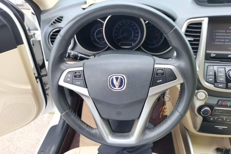 Used CHANGAN Eado 2015 1.6L Manual Luxury Model China V Standard Steering Wheel