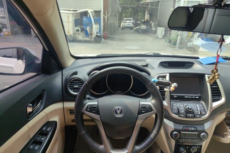 Used CHANGAN Eado 2015 1.6L Manual Luxury Model China V Standard Steering Wheel