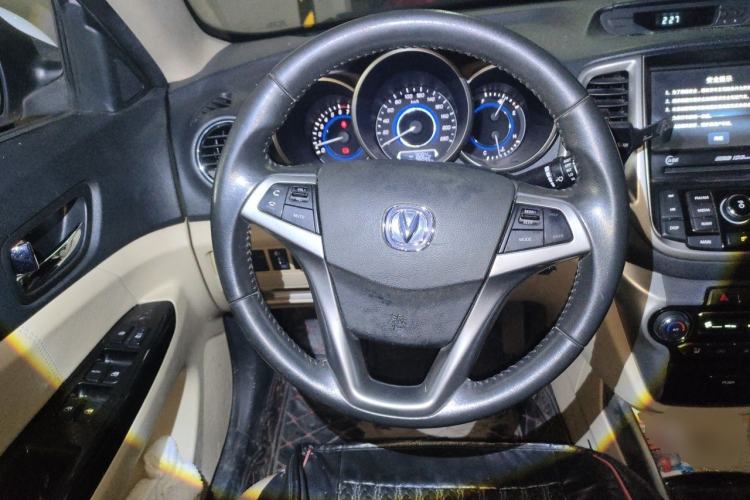 Used CHANGAN Eado 2015 1.6L Manual Luxury Model China IV Standard Steering Wheel