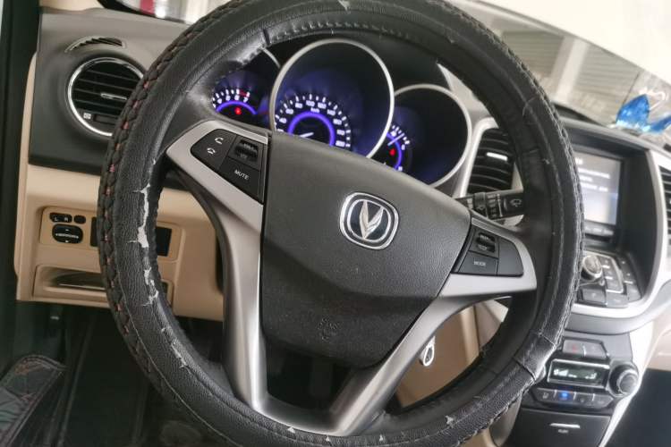 Used CHANGAN Eado 2015 1.6L Manual Luxury Model China V Standard Steering Wheel