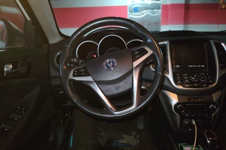 Used CHANGAN Eado 2015 1.6L Manual Junku Model China IV Standard Steering Wheel