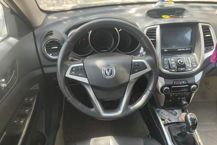Used CHANGAN Eado 2015 1.6L Manual Luxury Model China IV Standard Steering Wheel