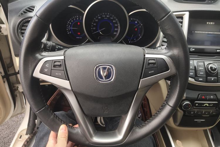 Used CHANGAN Eado 2015 1.6L Manual Luxury Model China V Standard Steering Wheel