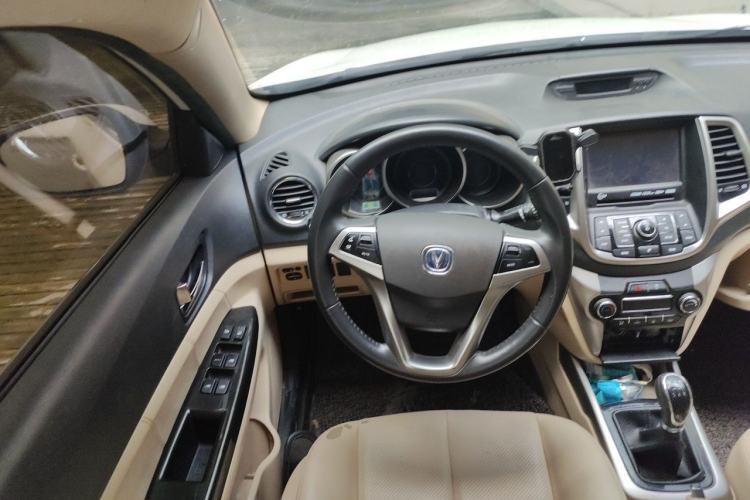 Used CHANGAN Eado 2015 1.6L Manual Luxury Model China V Standard Steering Wheel
