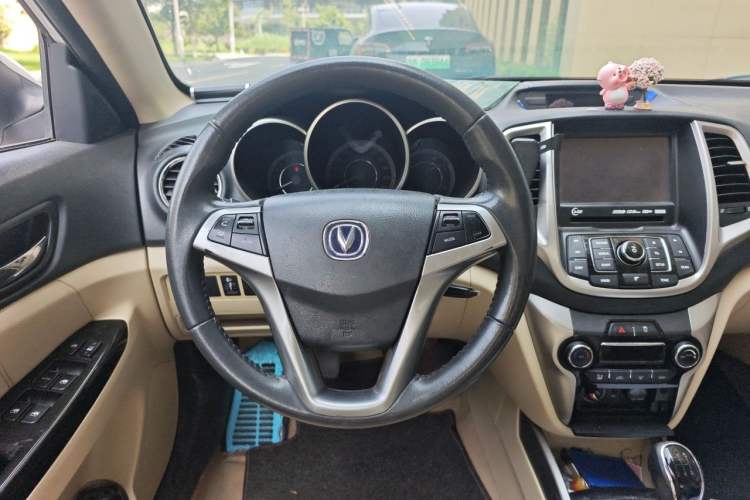 Used CHANGAN Eado 2015 1.6L Manual Luxury Model China V Standard Steering Wheel