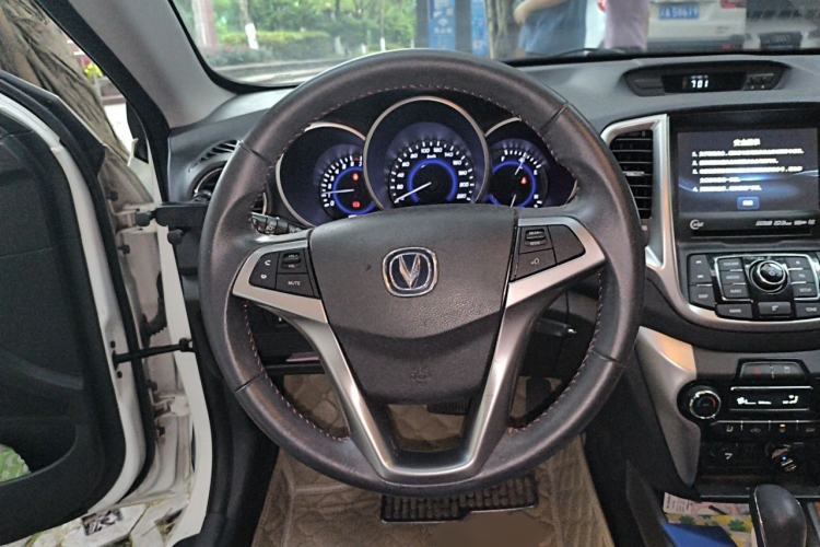Used CHANGAN Eado 2015 1.6L Automatic ZhiKu Model China IV Standard Steering Wheel