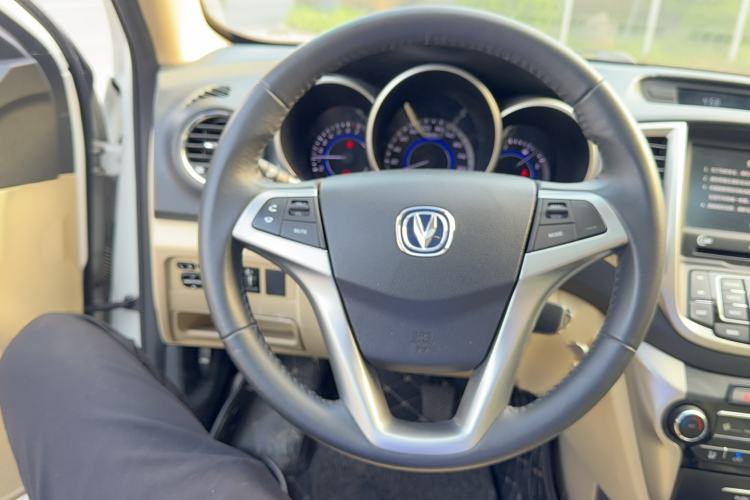 Used CHANGAN Eado 2015 1.6L Manual Luxury Model China V Standard Steering Wheel