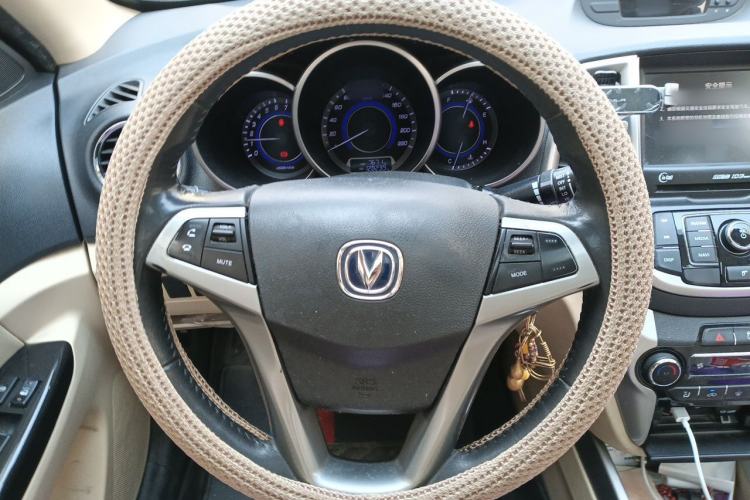 Used CHANGAN Eado 2015 1.6L Manual Luxury Model China V Standard Steering Wheel