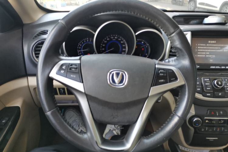 Used CHANGAN Eado 2015 1.6L Manual Luxury Model China V Standard Steering Wheel