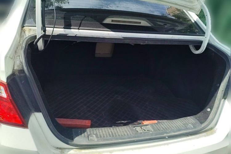 Used CHANGAN Eado 2015 1.6L Manual Elite Model China IV Standard Trunk
