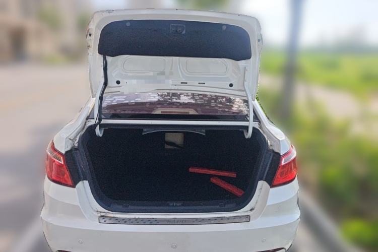 Used CHANGAN Eado 2015 1.6L Manual Luxury Model China V Standard Trunk