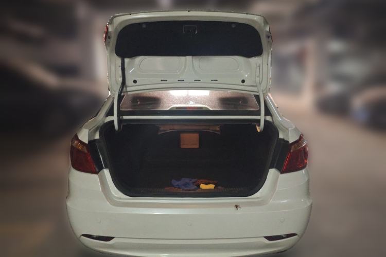 Used CHANGAN Eado 2015 1.6L Manual Luxury Model China IV Standard Trunk