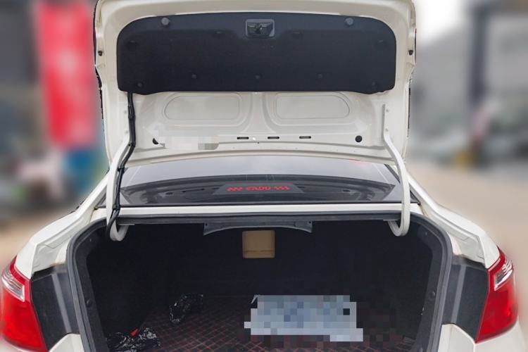 Used CHANGAN Eado 2015 1.6L Automatic Luxury Model Trunk