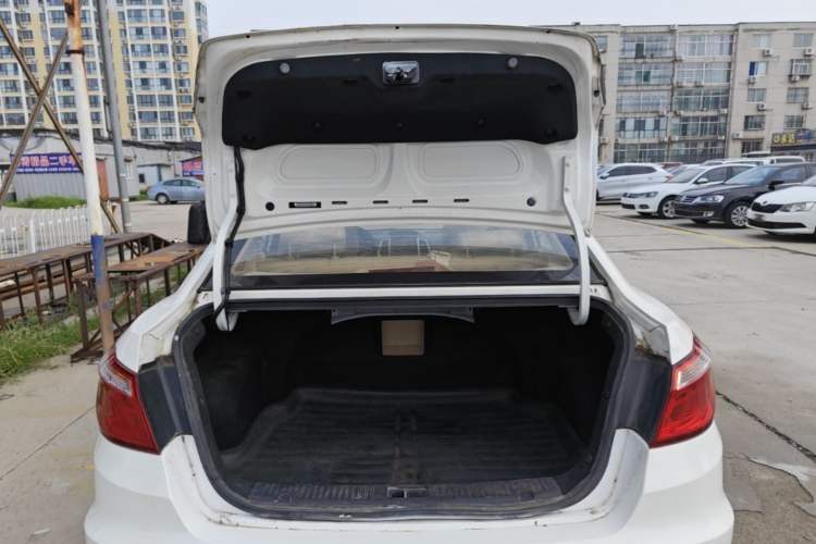 Used CHANGAN Eado 2015 1.6L Manual Luxury Model China V Standard Trunk