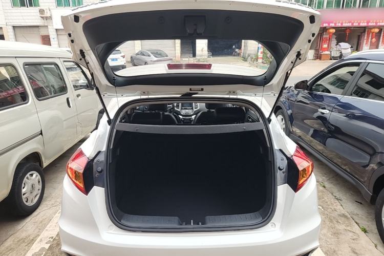 Used CHANGAN Eado 2015 1.6L Automatic ZhiKu Model China IV Standard Trunk