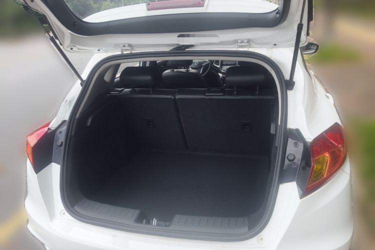 Used CHANGAN Eado 2015 1.6L Automatic Junku Model China IV Standard Trunk