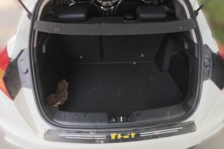 Used CHANGAN Eado 2015 1.6L Manual Junku Model China IV Standard Trunk