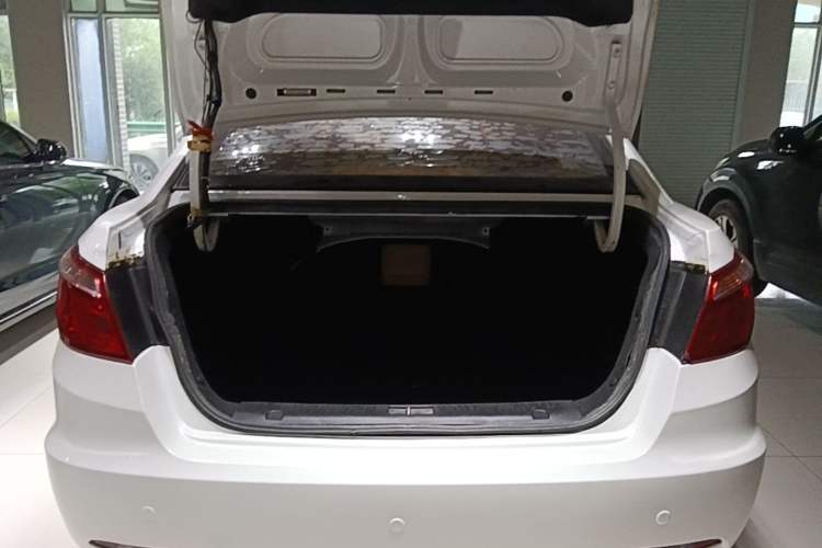 Used CHANGAN Eado 2015 1.6L Manual Luxury Model China V Standard Trunk