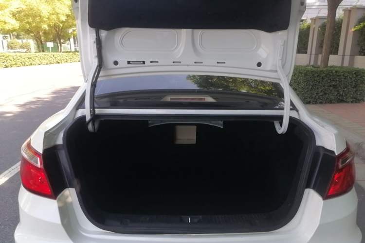 Used CHANGAN Eado 2015 1.6L Automatic Luxury Model Trunk