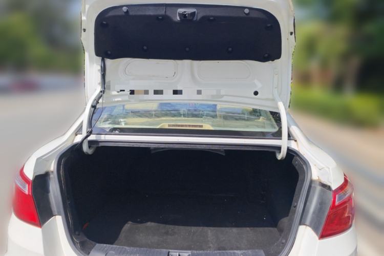 Used CHANGAN Eado 2015 1.6L Manual Luxury Model China V Standard Trunk