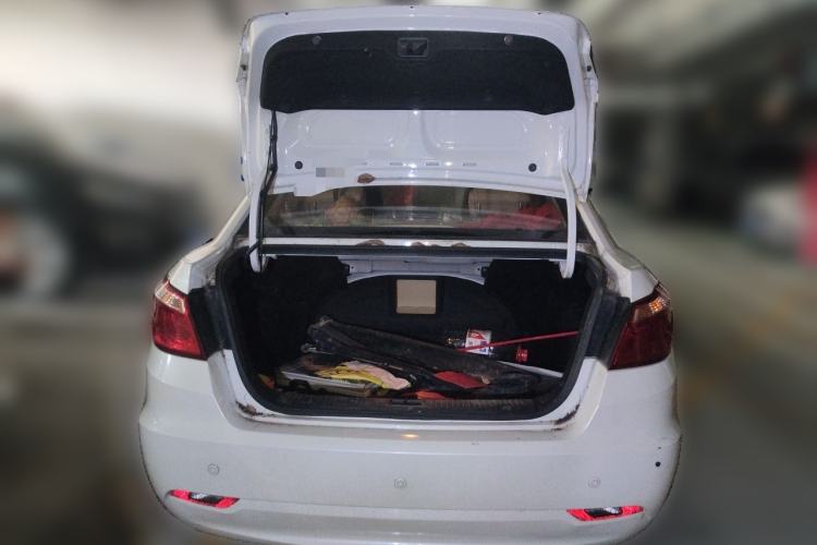 Used CHANGAN Eado 2015 1.6L Manual Luxury Model China IV Standard Trunk