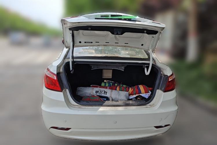 Used CHANGAN Eado 2015 1.6L Manual Luxury Model China IV Standard Trunk