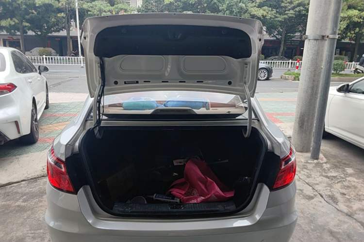 Used CHANGAN Eado 2015 1.6L Automatic Luxury Model Trunk