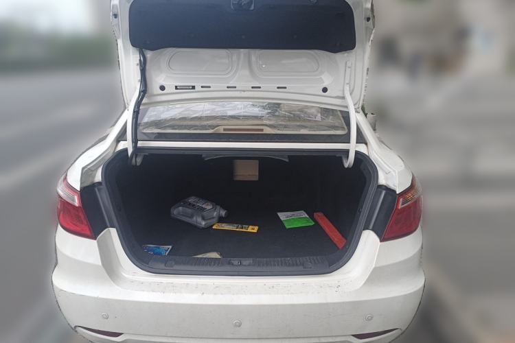 Used CHANGAN Eado 2015 1.6L Manual Flagship Model Trunk