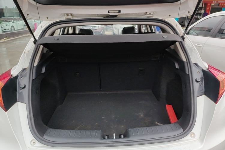 Used CHANGAN Eado 2015 1.6L Manual Junku Model China IV Standard Trunk