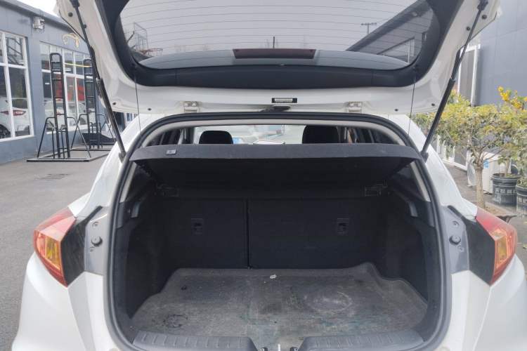 Used CHANGAN Eado 2015 1.6L Manual Junku Model China IV Standard Trunk
