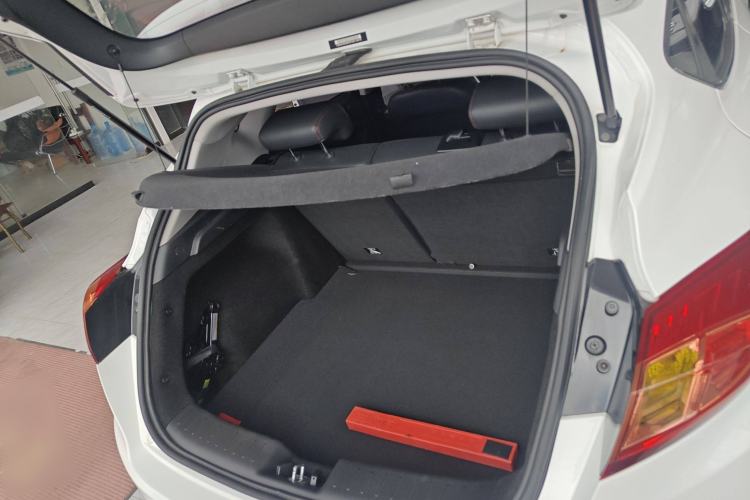 Used CHANGAN Eado 2015 1.6L Automatic Junku Model China IV Standard Trunk