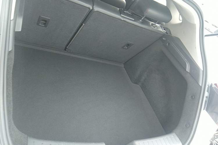 Used CHANGAN Eado 2015 1.6L Automatic Junku Model China IV Standard Trunk
