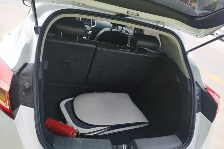 Used CHANGAN Eado 2015 1.6L Manual Junku Model China IV Standard Trunk