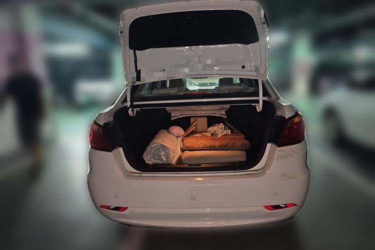 Used CHANGAN Eado 2015 1.6L Manual Luxury Model China IV Standard Trunk