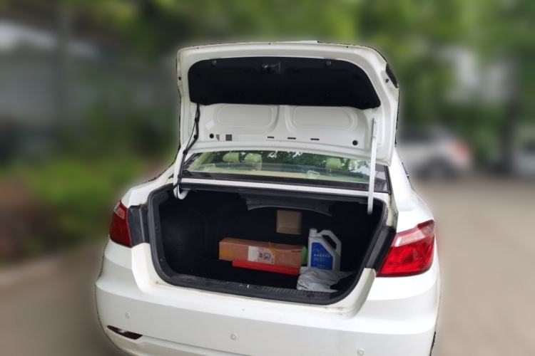 Used CHANGAN Eado 2015 1.6L Manual Luxury Model China V Standard Trunk