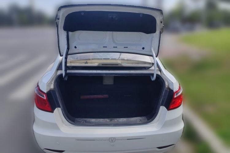 Used CHANGAN Eado 2015 1.6L Manual Luxury Model China IV Standard Trunk