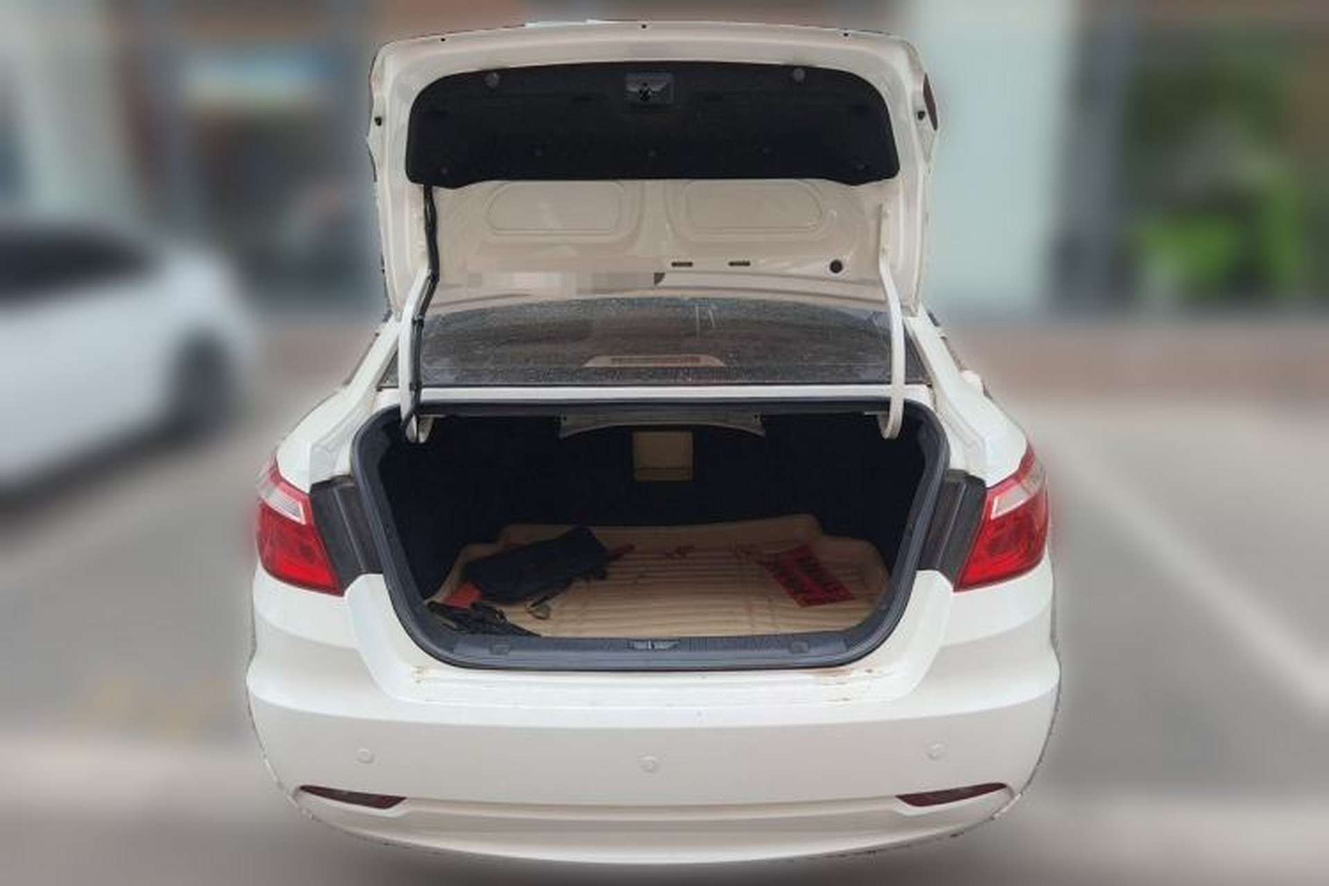 Used CHANGAN Eado 2015 1.6L Manual Luxury Model China IV Standard Trunk