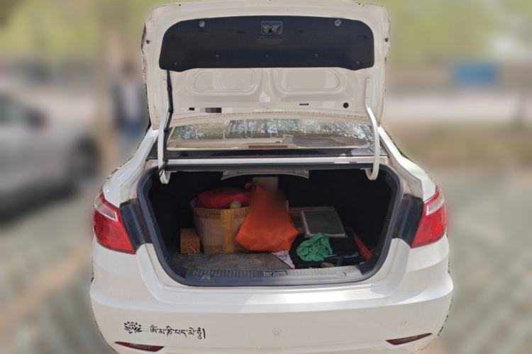 Used CHANGAN Eado 2015 1.6L Manual Luxury Model China IV Standard Trunk