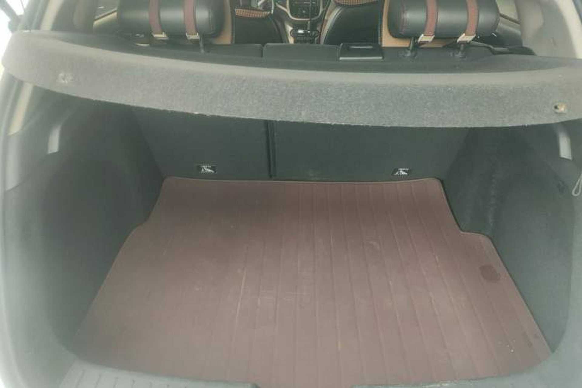Used CHANGAN Eado 2015 1.6L Manual Junku Model China IV Standard Trunk