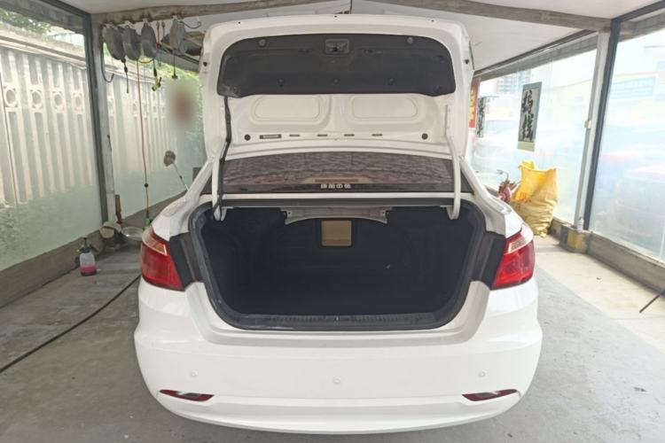 Used CHANGAN Eado 2015 1.6L Manual Luxury Model China V Standard Trunk