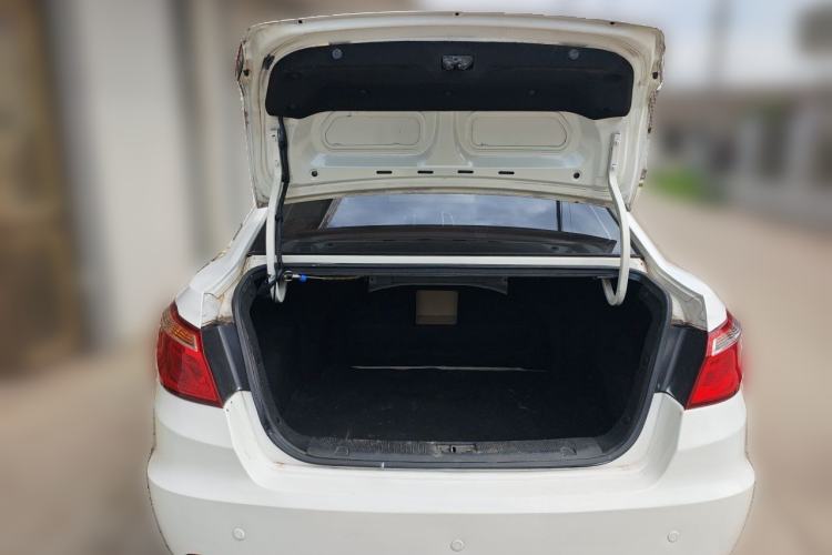 Used CHANGAN Eado 2015 1.6L Automatic Luxury Model Trunk