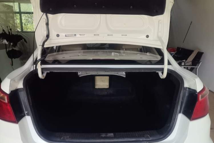 Used CHANGAN Eado 2015 1.6L Automatic Luxury Model Trunk