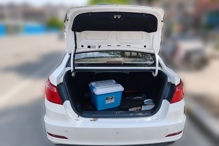 Used CHANGAN Eado 2015 1.6L Manual Luxury Model China IV Standard Trunk