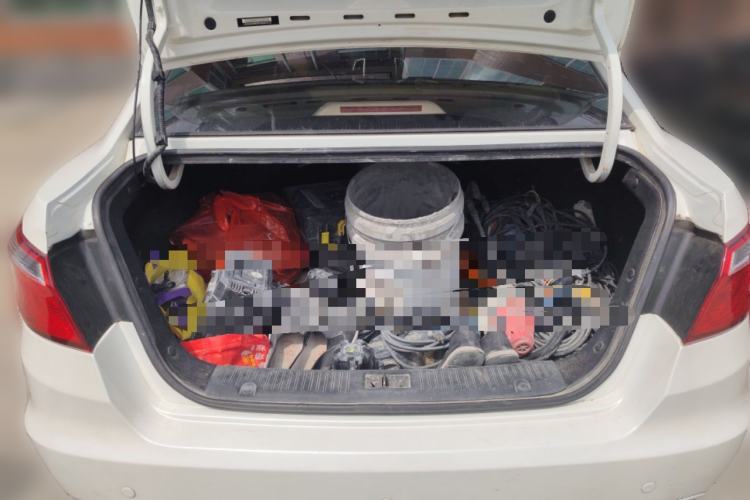 Used CHANGAN Eado 2015 1.6L Manual Luxury Model China V Standard Trunk