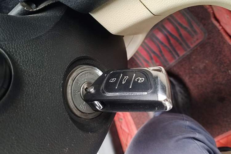 Used CHANGAN Eado 2015 1.6L Manual Elite Model China IV Standard Vehicle Key